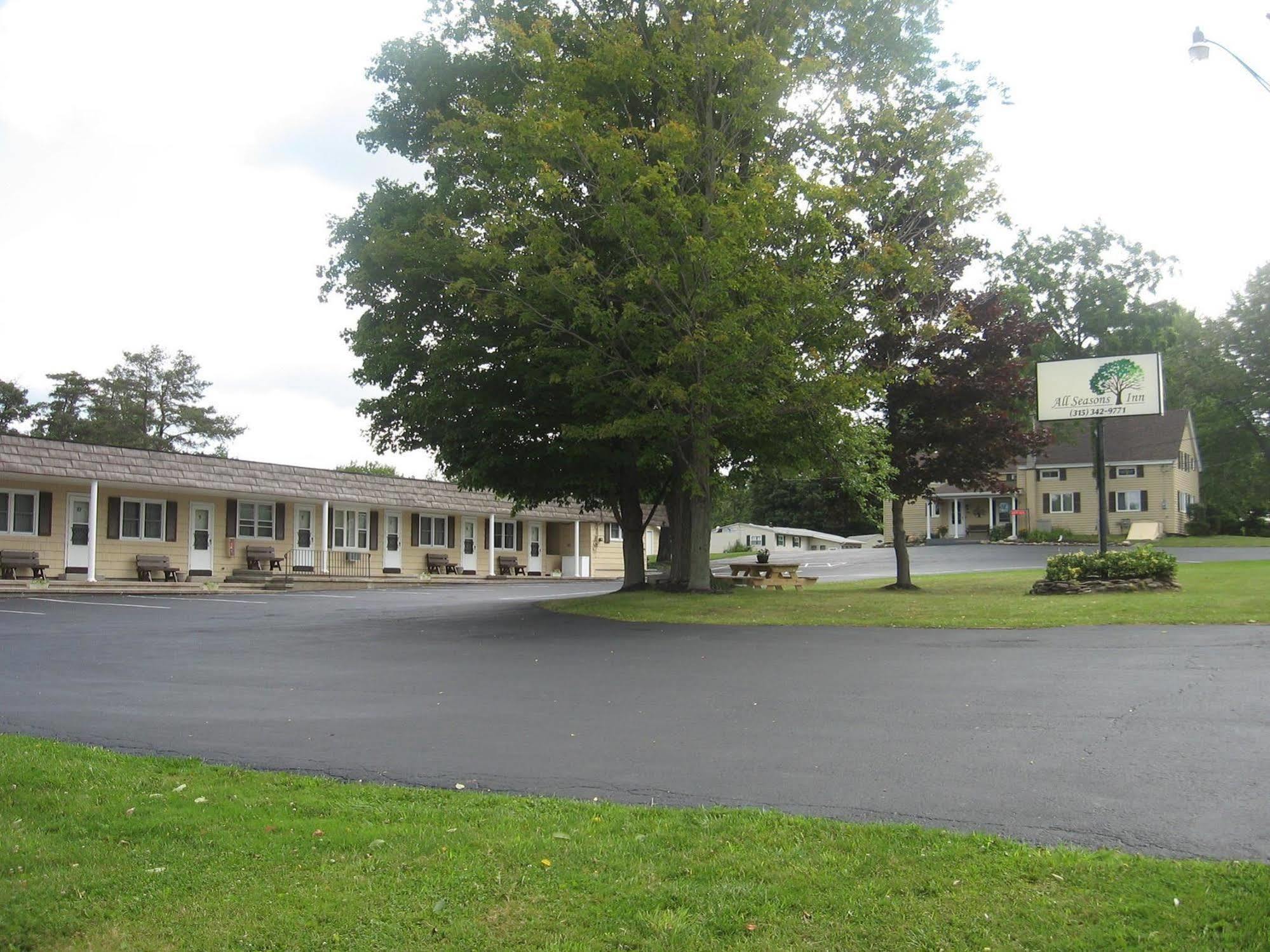 All Seasons Inn Oswego Extérieur photo